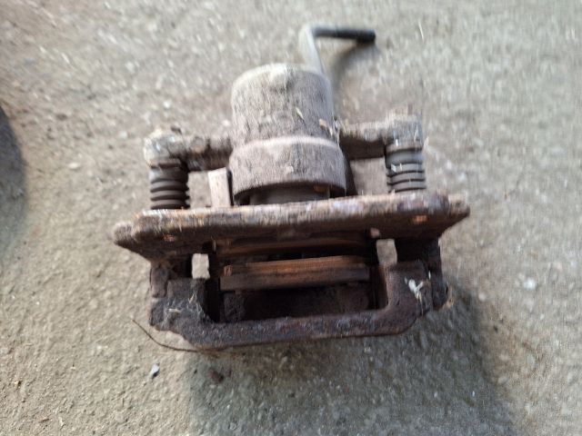 bontott TOYOTA COROLLA VERSO Bal hátsó Féknyereg Munkahengerrel