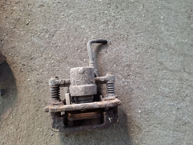 bontott TOYOTA COROLLA VERSO Bal hátsó Féknyereg Munkahengerrel