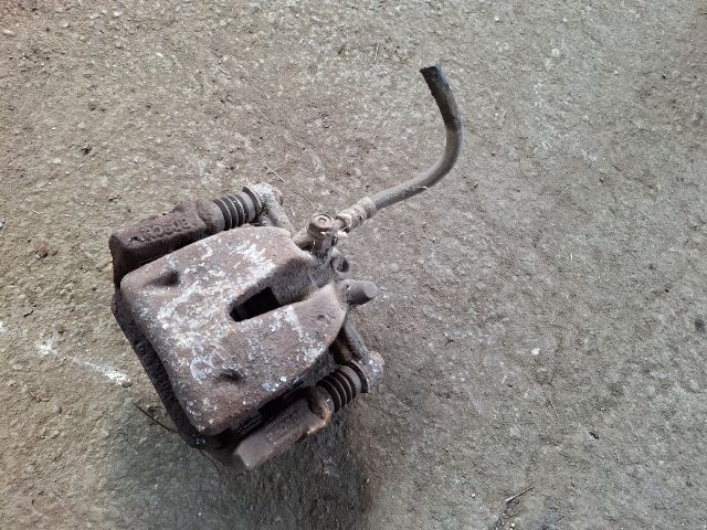 bontott TOYOTA COROLLA VERSO Bal hátsó Féknyereg Munkahengerrel