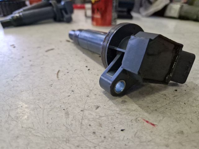 bontott TOYOTA COROLLA VERSO Gyújtótrafó