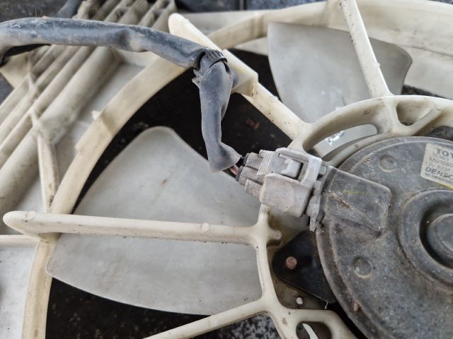 bontott TOYOTA COROLLA VERSO Hűtőventilátor