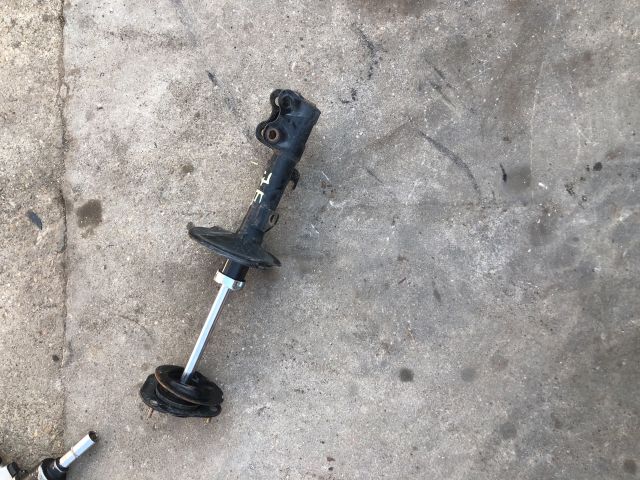 bontott TOYOTA COROLLA VERSO Jobb első Lengéscsillapító