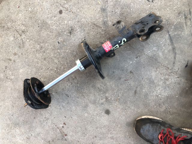 bontott TOYOTA COROLLA VERSO Jobb első Lengéscsillapító