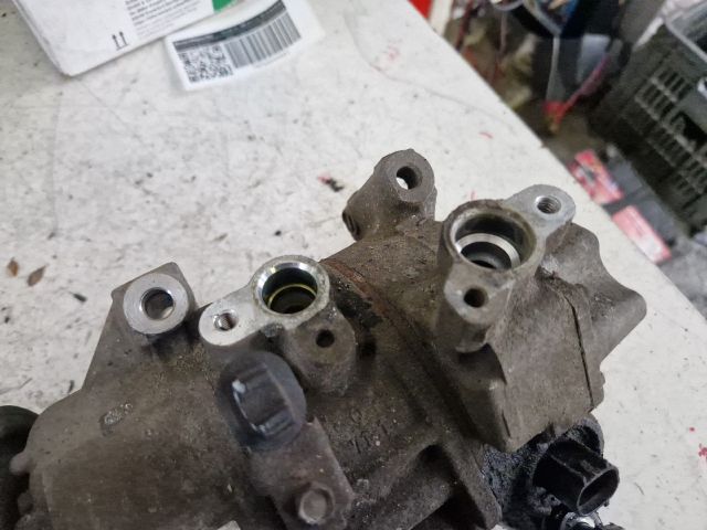 bontott TOYOTA COROLLA VERSO Klímakompresszor