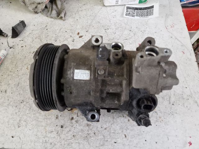 bontott TOYOTA COROLLA VERSO Klímakompresszor