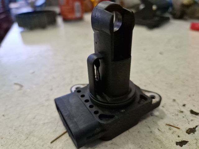 bontott TOYOTA COROLLA VERSO Légtömegmérő