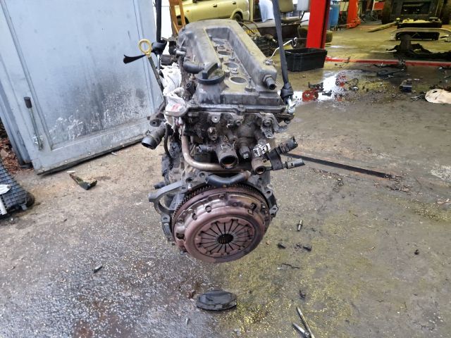 bontott TOYOTA COROLLA VERSO Motor (Fűzött blokk hengerfejjel)