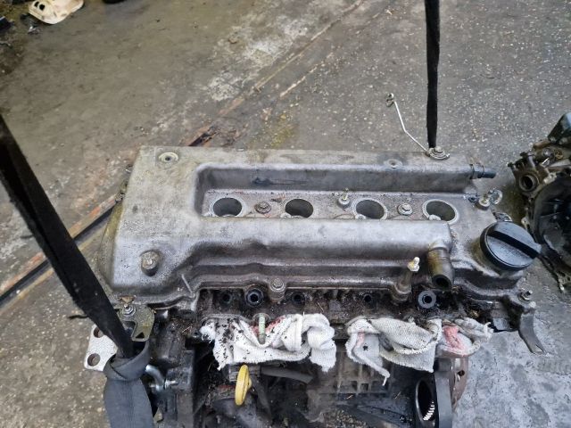 bontott TOYOTA COROLLA VERSO Motor (Fűzött blokk hengerfejjel)