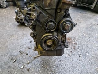 bontott TOYOTA COROLLA VERSO Motor (Fűzött blokk hengerfejjel)