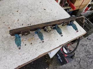 bontott TOYOTA COROLLA VERSO Porlasztó Sor / Híd