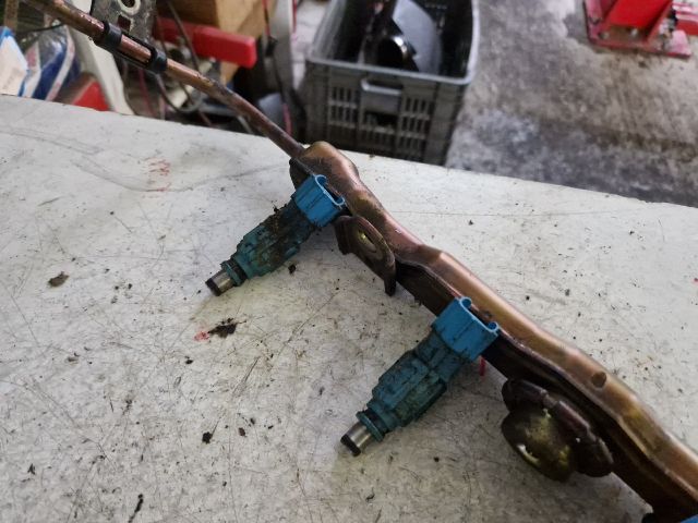 bontott TOYOTA COROLLA VERSO Porlasztó Sor / Híd