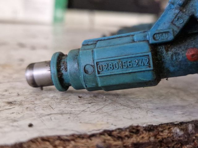 bontott TOYOTA COROLLA VERSO Porlasztó Sor / Híd