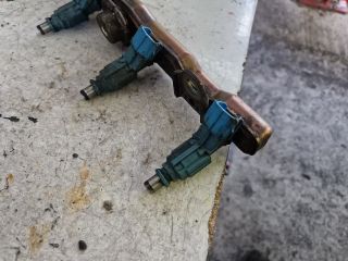 bontott TOYOTA COROLLA VERSO Porlasztó Sor / Híd