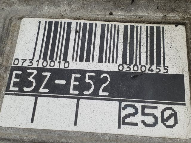 bontott TOYOTA COROLLA VERSO Első Vezérlés Burkolat