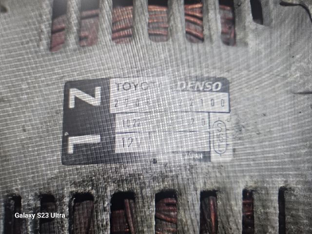 bontott TOYOTA COROLLA VERSO Generátor