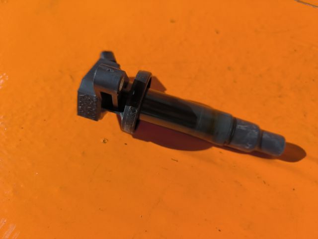 bontott TOYOTA COROLLA VERSO Gyújtótrafó