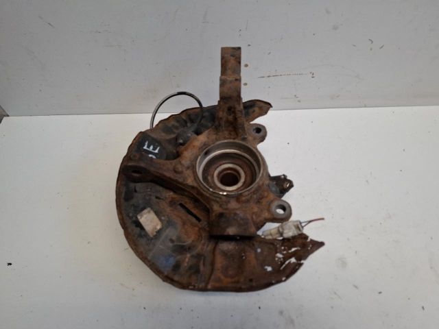 bontott TOYOTA COROLLA VERSO Bal első Csonkállvány Kerékaggyal