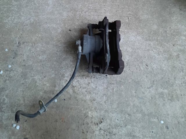 bontott TOYOTA COROLLA VERSO Bal első Féknyereg Munkahengerrel