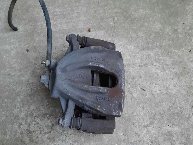 bontott TOYOTA COROLLA VERSO Bal első Féknyereg Munkahengerrel