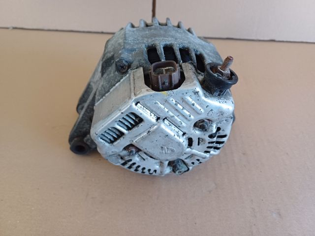 bontott TOYOTA COROLLA VERSO Generátor