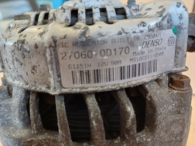 bontott TOYOTA COROLLA VERSO Generátor