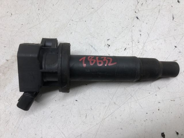 bontott TOYOTA COROLLA VERSO Gyújtótrafó