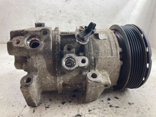 bontott TOYOTA COROLLA VERSO Klímakompresszor