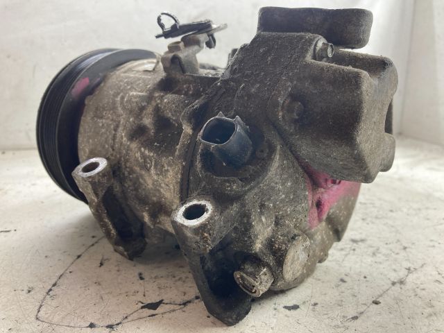 bontott TOYOTA COROLLA VERSO Klímakompresszor