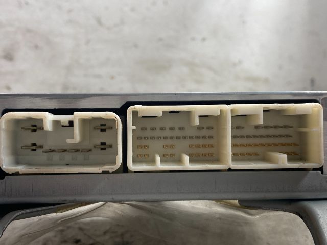 bontott TOYOTA COROLLA VERSO Motorvezérlő