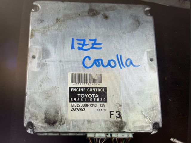 bontott TOYOTA COROLLA VERSO Motorvezérlő
