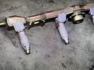 bontott TOYOTA COROLLA VERSO Porlasztó Sor / Híd