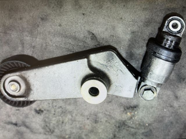 bontott TOYOTA COROLLA VERSO Szíjfeszítő Görgő