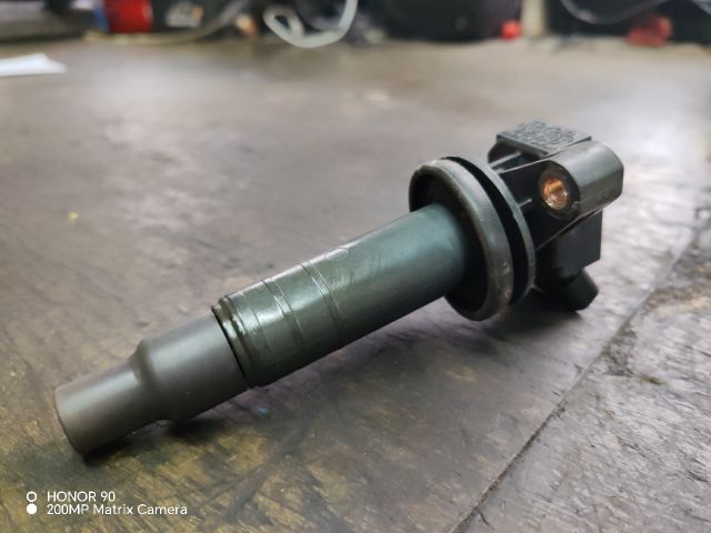 bontott TOYOTA COROLLA VERSO Gyújtótrafó