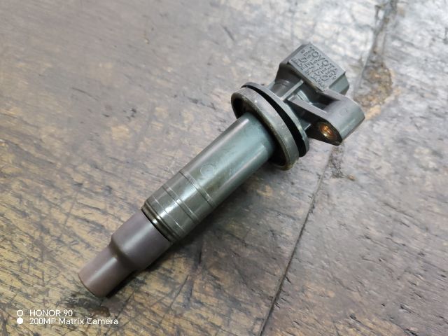 bontott TOYOTA COROLLA VERSO Gyújtótrafó