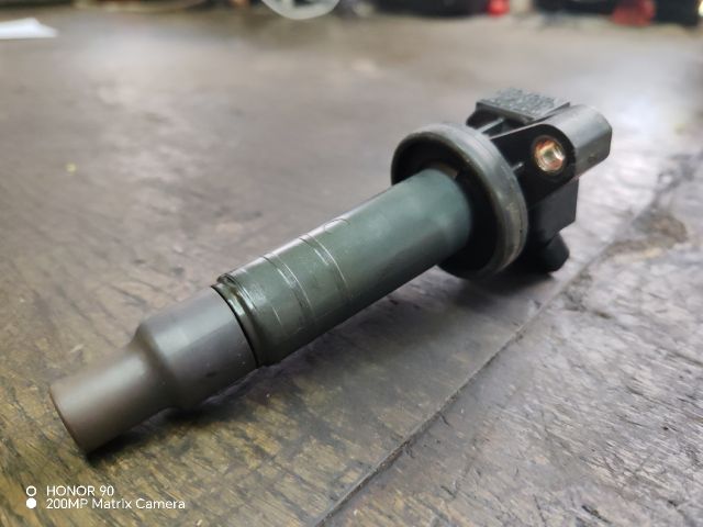 bontott TOYOTA COROLLA VERSO Gyújtótrafó