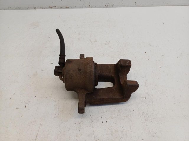 bontott TOYOTA COROLLA VERSO Jobb első Féknyereg Munkahengerrel