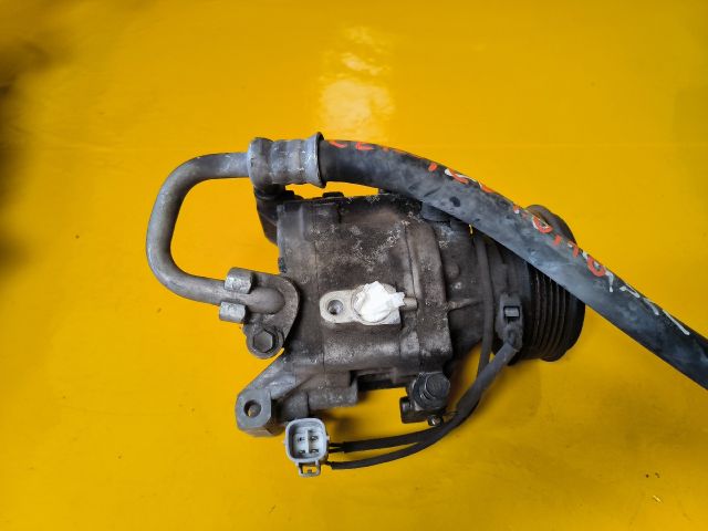 bontott TOYOTA COROLLA VERSO Klímakompresszor