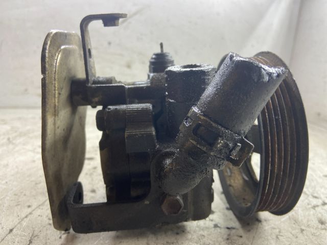 bontott TOYOTA COROLLA VERSO Kormányszervó Motor (Hidraulikus)