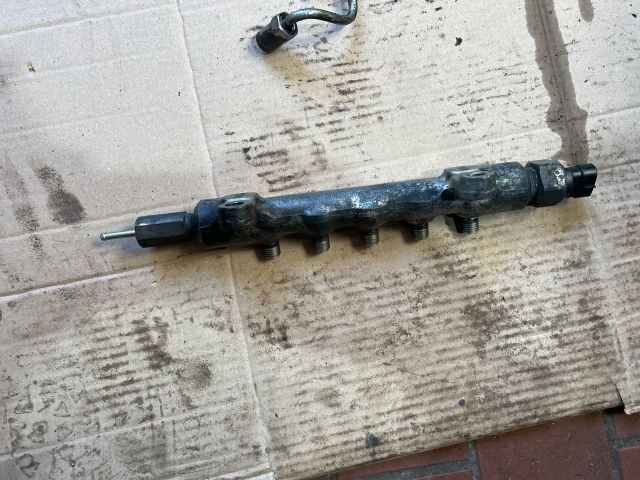 bontott TOYOTA COROLLA VERSO Nagynyomású Üzemanyag Gyűjtőcső