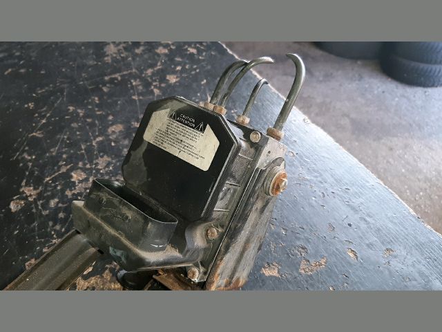 bontott TOYOTA COROLLA VERSO ABS Kocka