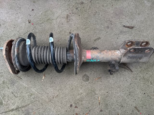 bontott TOYOTA COROLLA VERSO Bal első Gólyaláb (Lengécsillapító, Rugó)