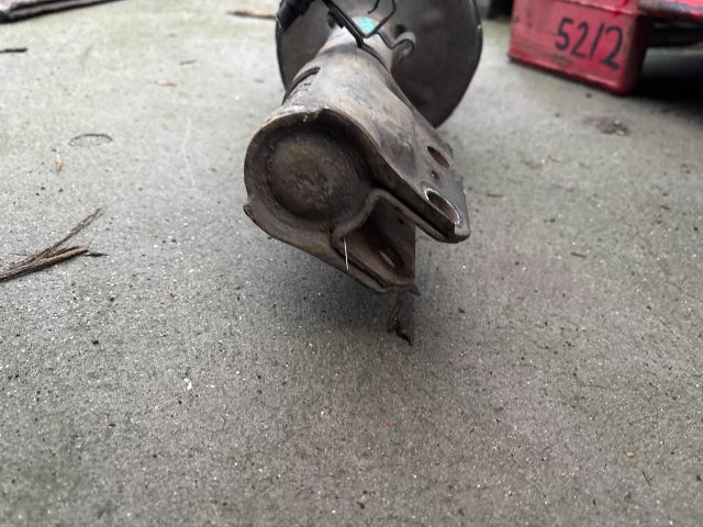 bontott TOYOTA COROLLA VERSO Bal első Gólyaláb (Lengécsillapító, Rugó)