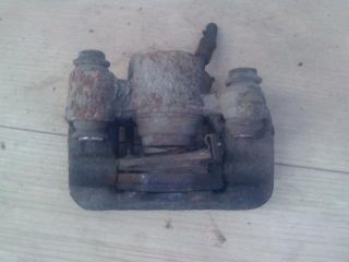 bontott TOYOTA COROLLA VERSO Bal hátsó Féknyereg Munkahengerrel