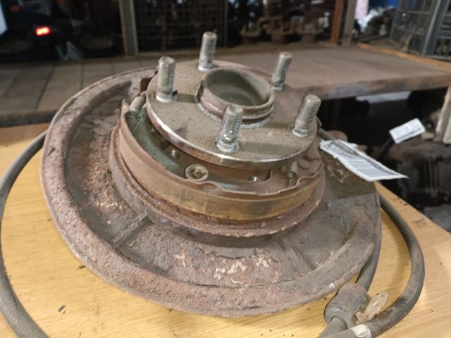 bontott TOYOTA COROLLA VERSO Bal hátsó Kerékagy