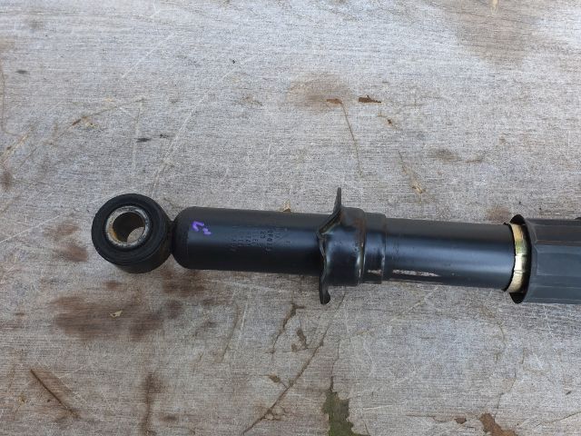 bontott TOYOTA COROLLA VERSO Bal hátsó Lengéscsillapító