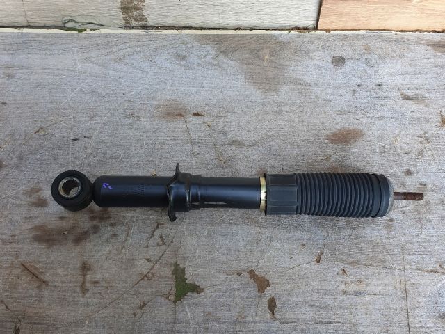 bontott TOYOTA COROLLA VERSO Bal hátsó Lengéscsillapító