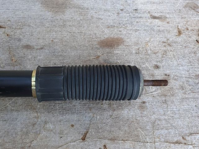 bontott TOYOTA COROLLA VERSO Bal hátsó Lengéscsillapító