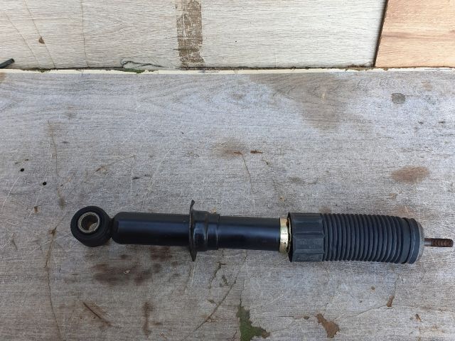 bontott TOYOTA COROLLA VERSO Bal hátsó Lengéscsillapító