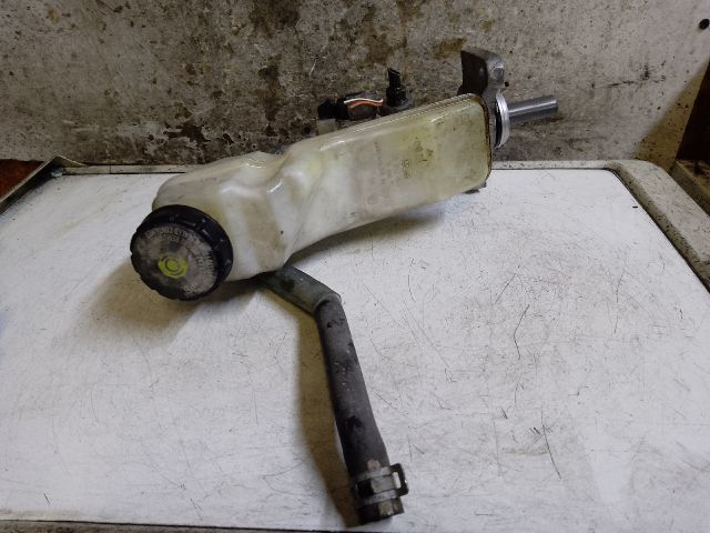 bontott TOYOTA COROLLA VERSO Főfékhenger