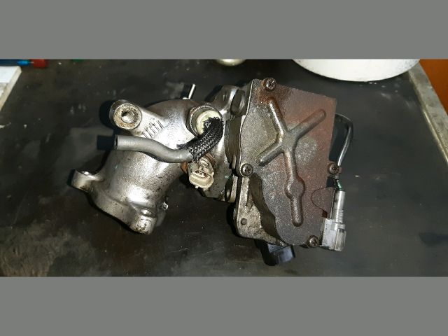 bontott TOYOTA COROLLA VERSO Fojtószelep (Mechanikus)